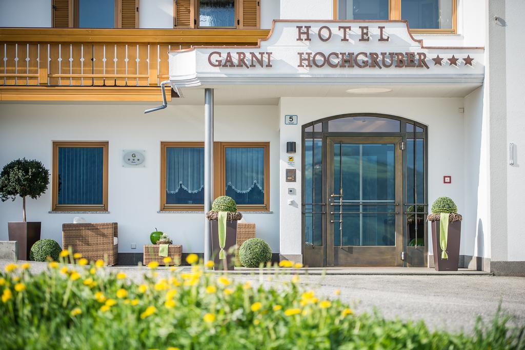 Hotel Garni Hochgruber Brunico Dış mekan fotoğraf